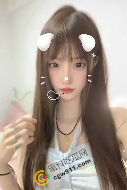 长春师范大学嫩妹【张钰背】夜店狂欢,性感装扮引猛男疯狂疼爱,深喉骑乘,一夜高潮7次,绿帽男友气炸-2