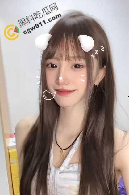 长春师范大学嫩妹【张钰背】夜店狂欢,性感装扮引猛男疯狂疼爱,深喉骑乘,一夜高潮7次,绿帽男友气炸-3