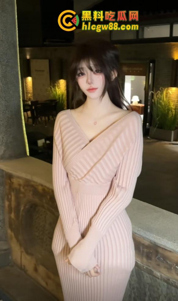 浙江百万网红『 姣姣不吃饺』小妈纯欲脸身材炸裂,成了富二代的高级定制充气娃娃,舔狗没有未来!-3