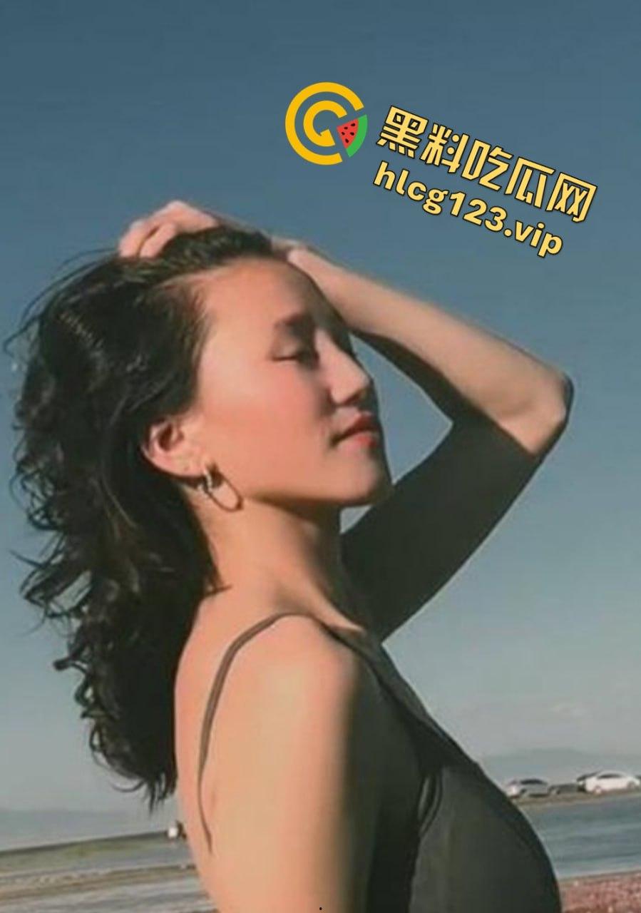 蒙古国友人酒后激情上演车震,少妇肥臀在车内被狂肏,视频曝光引发全网热议!-3