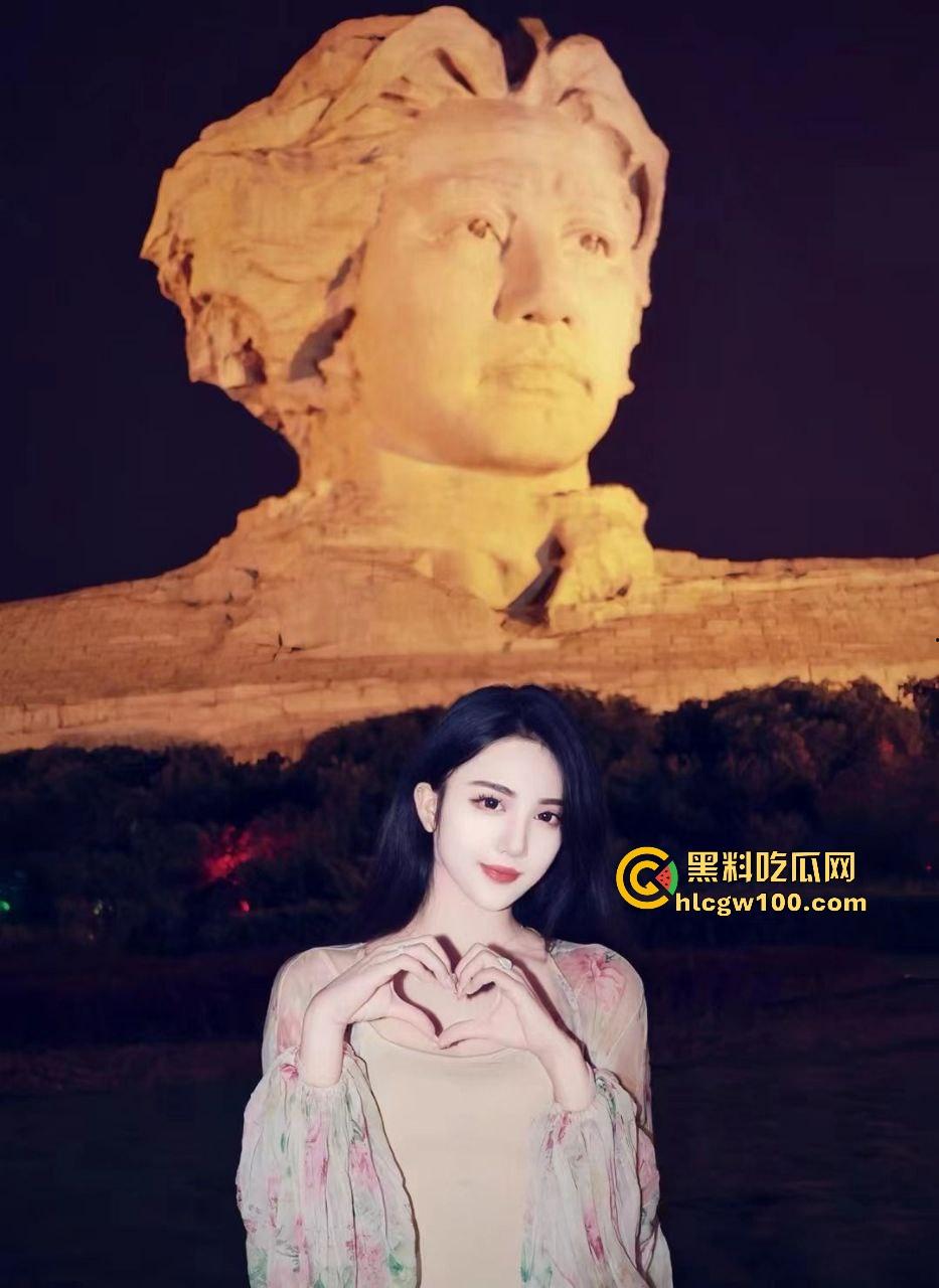 邻里偷情实录,麻将桌上勾搭的骚少妇,老公一出门就开干,69互口倒挂金钩,高潮夹得老王原地喷射!-1