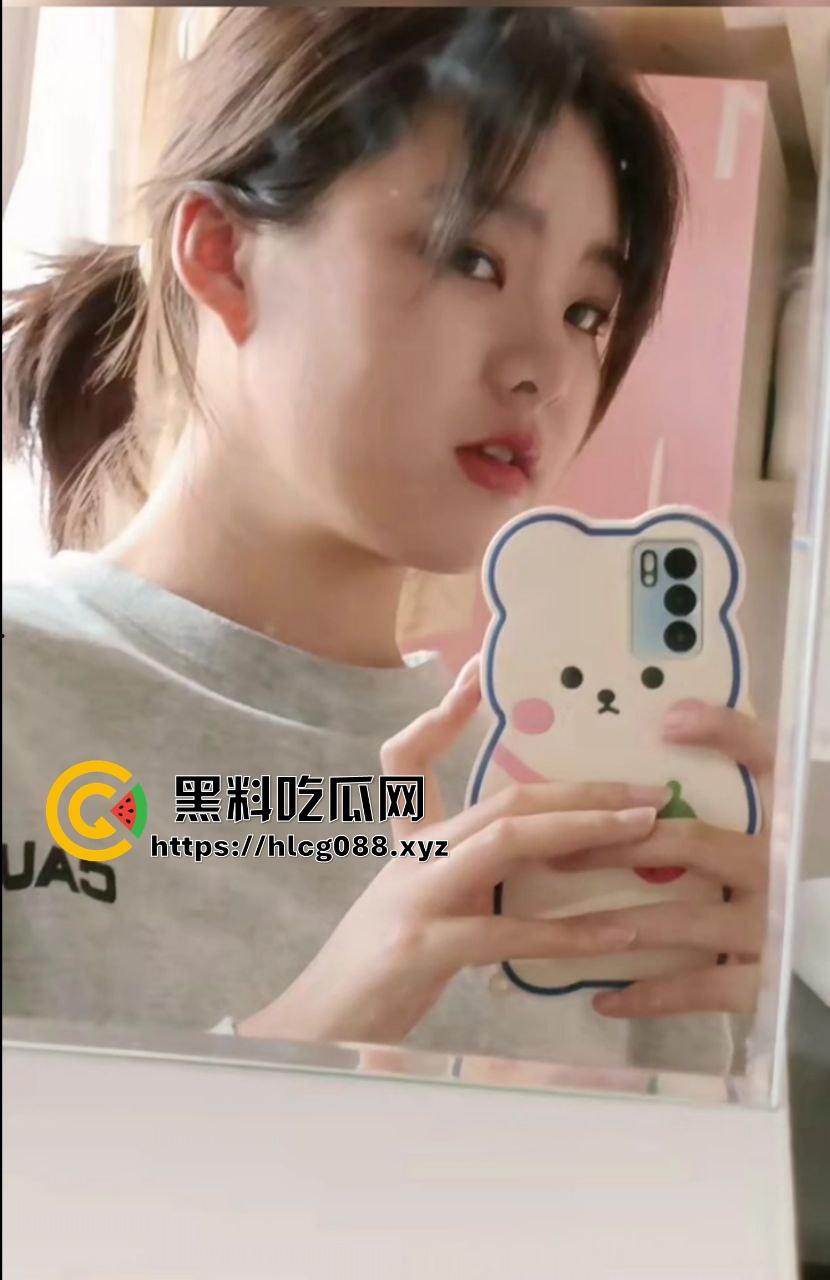 阜阳小骚狗反差烂货【张涵余】嫩脸勾人，背地里逼洞被男人捣烂，男友连毛都没碰过！-2