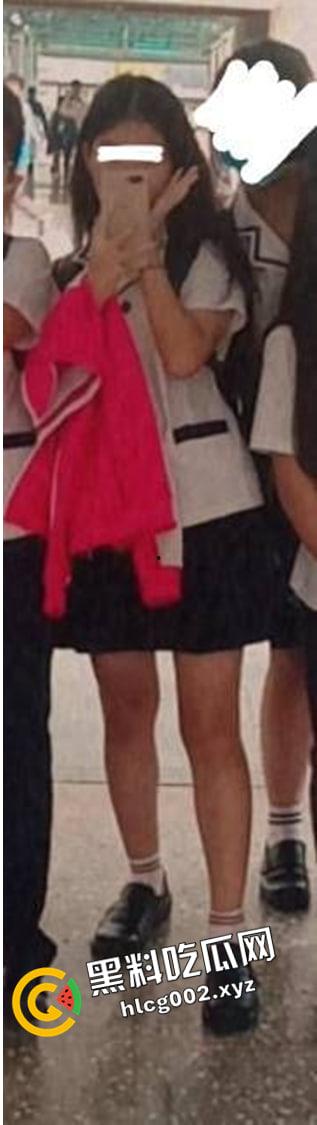 超级真实台湾高中生发春自拍 还在发育的小胸脯 巨嫩的小穴抠出小珍珠-4