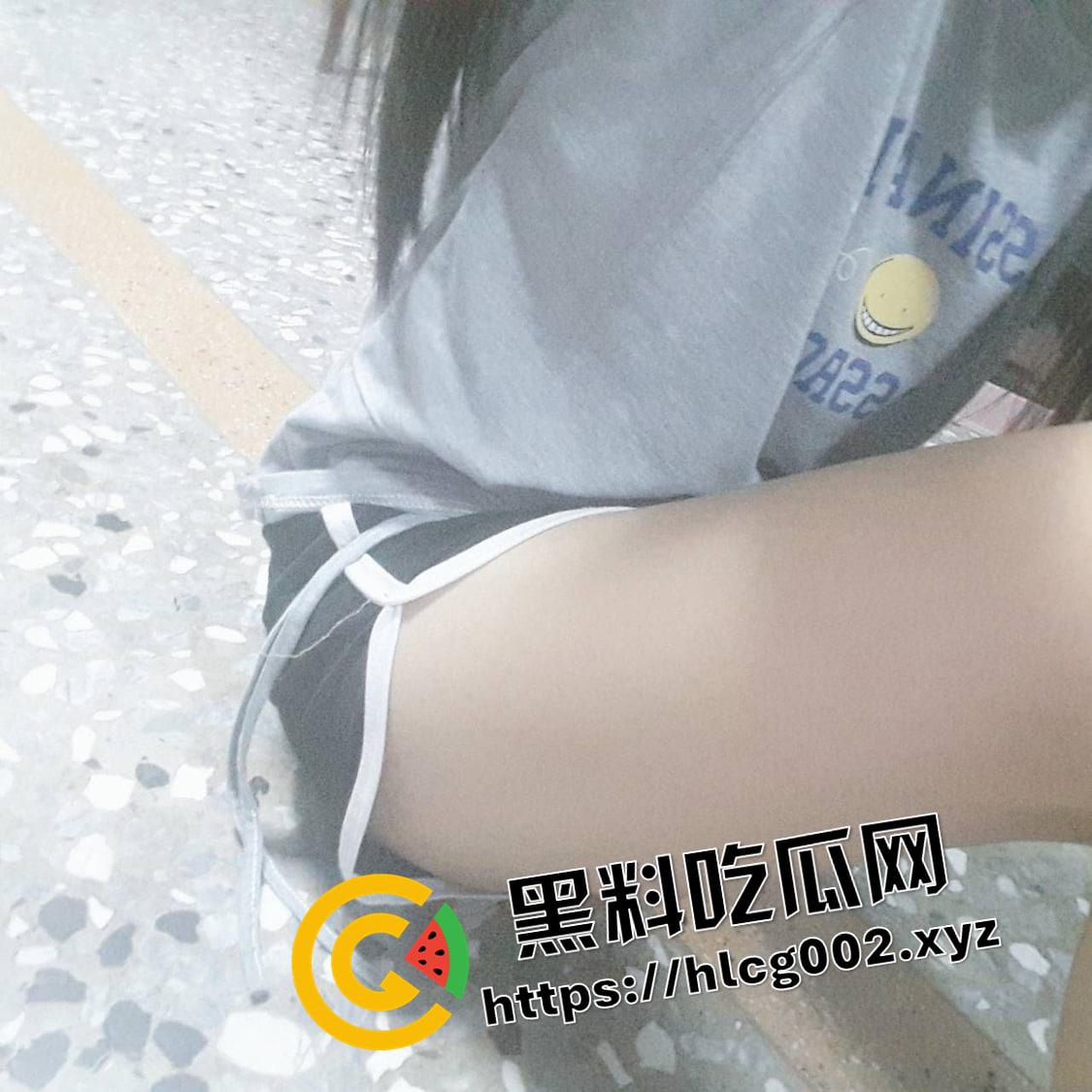 超级真实台湾高中生发春自拍 还在发育的小胸脯 巨嫩的小穴抠出小珍珠-22