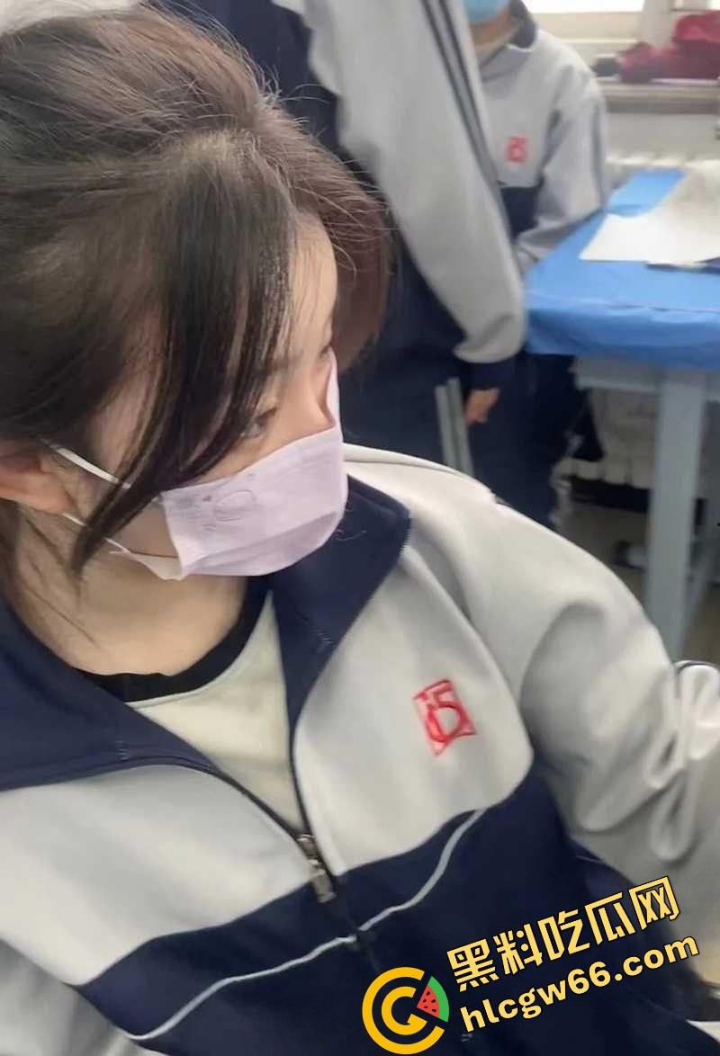 上海美院19岁女大『王佳翼』表面乖学生，背地被大神网调成听话小母狗！聊天记录曝光太顶了！-25