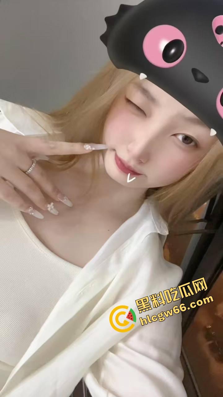 上海美院19岁女大『王佳翼』表面乖学生，背地被大神网调成听话小母狗！聊天记录曝光太顶了！-29