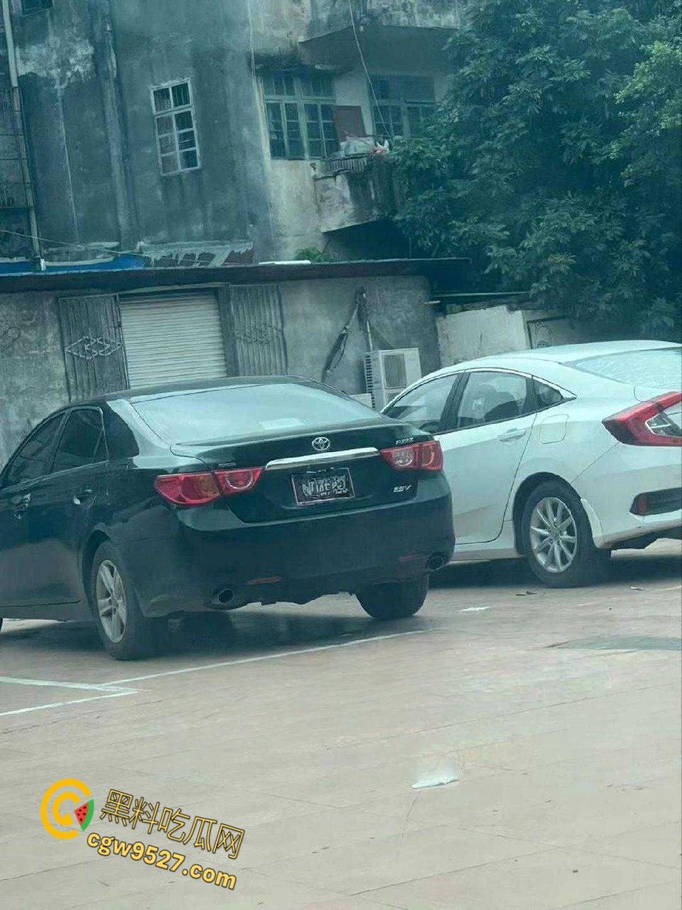 20岁吊带嫩妹结婚半年出轨,在酒店被老公捉奸在床,床上还有调教妹妹的滴蜡,这大兄弟真会吃 !-6