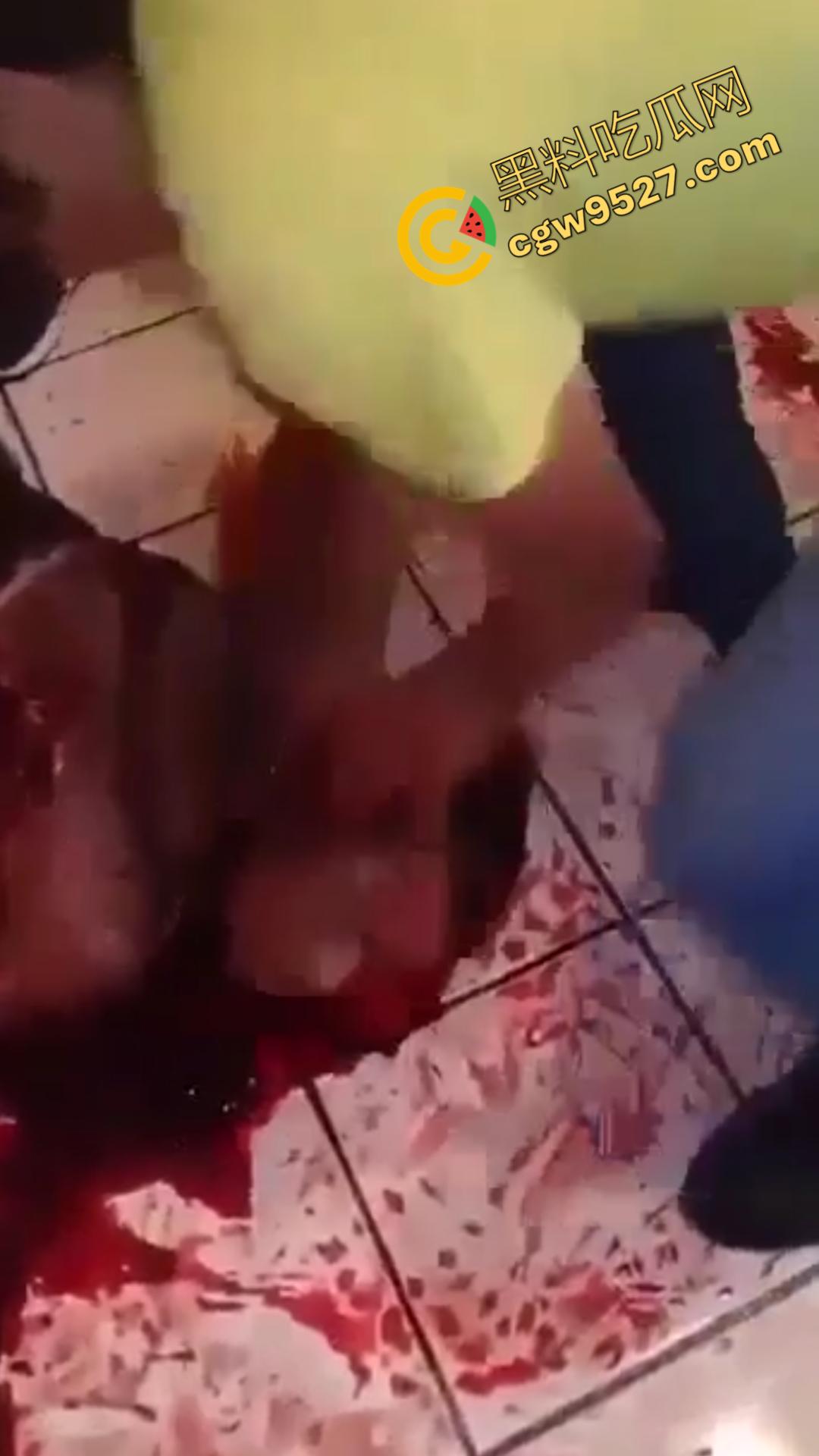 墨西哥毒枭血腥盛宴！场挖开心脏，还在跳动，把头割下来当球踢，现场血流成河，胆小者勿入！-3