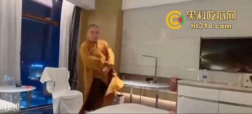 佛组佛渡天下,慈悲为怀,大师就拿下体给你开个光,保你以后出入通畅,细水长流,阿弥陀佛!-2