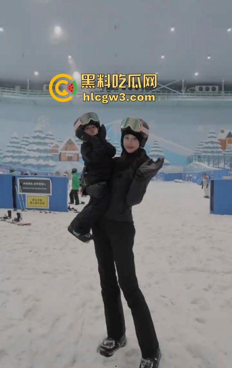 擦边也能剑指财富?冠军剑不够用擦边当武器!击剑冠军『秦雪』反手回怼擦边-9