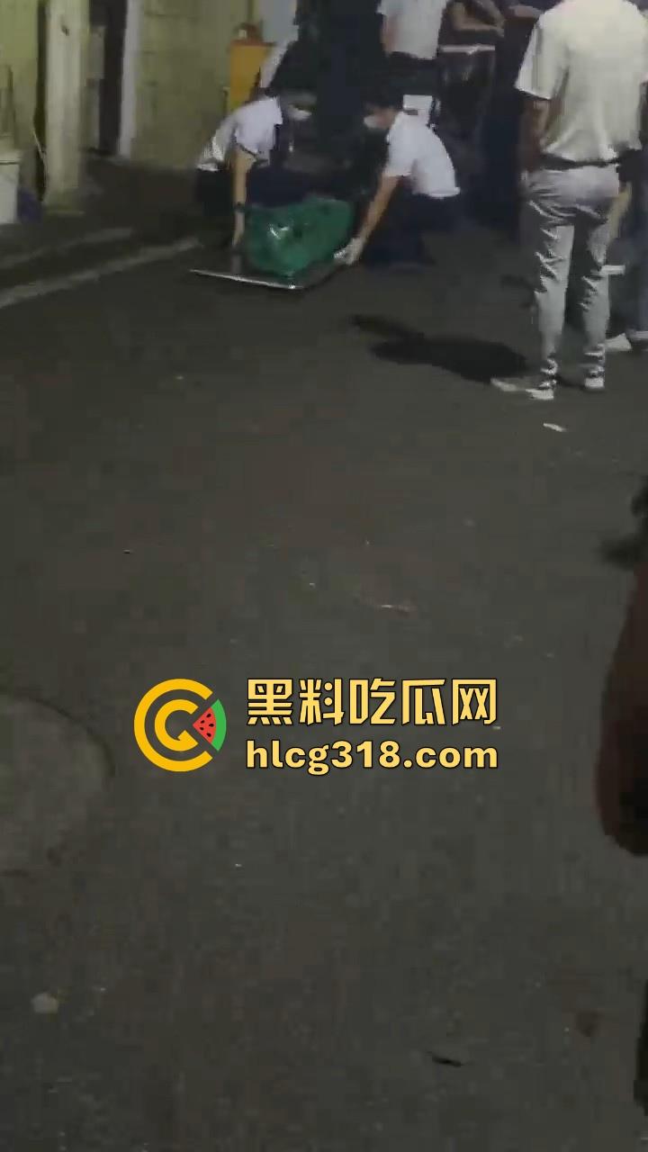 湖南长沙肌肉猛男操死站街女!现场已被警察封锁现场 这得多猛啊能把人操死!-9
