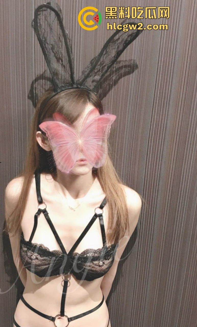 北京【ANGIE】性感淫荡小仙女露出啪啪 颜值天花板极致反差 穷人操不到的女神却成富人精盆玩物！-18