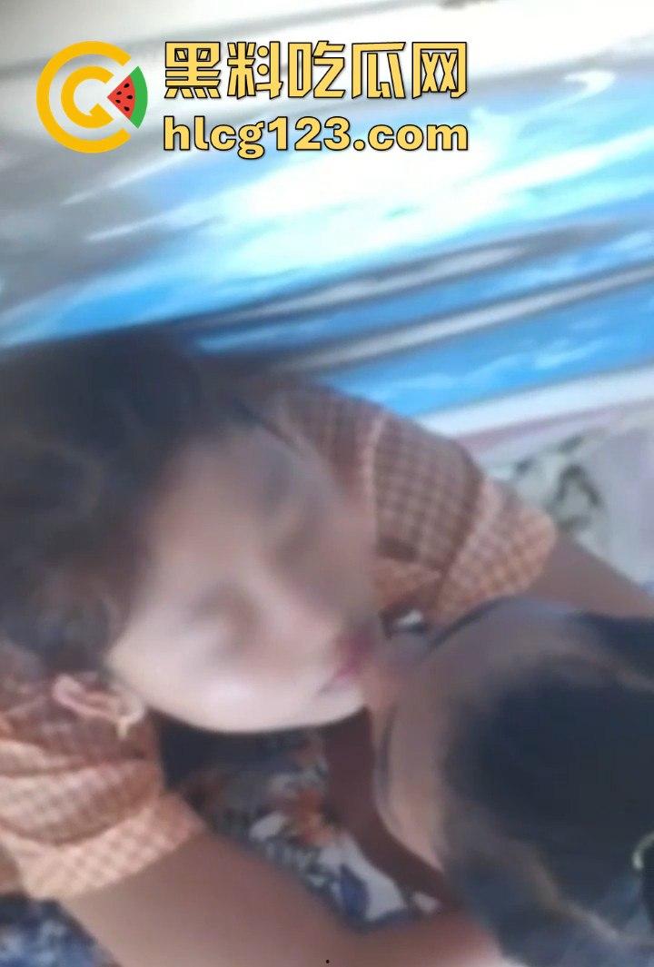 牛子操作拉满！废弃房屋里的激情野战，情侣无套激战被偷拍，玩得真是够野！-2