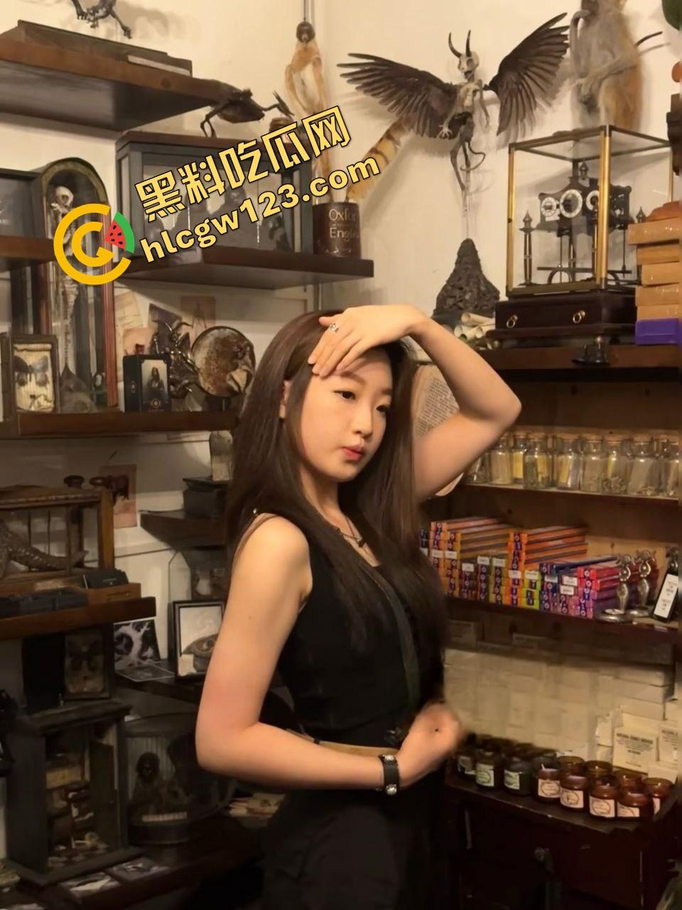 安徽淮南极品女大学生护士系【林冉然】遭金主大量泄密,撅着肥臀被金主各种姿势啪啪 真是骚极了!-5