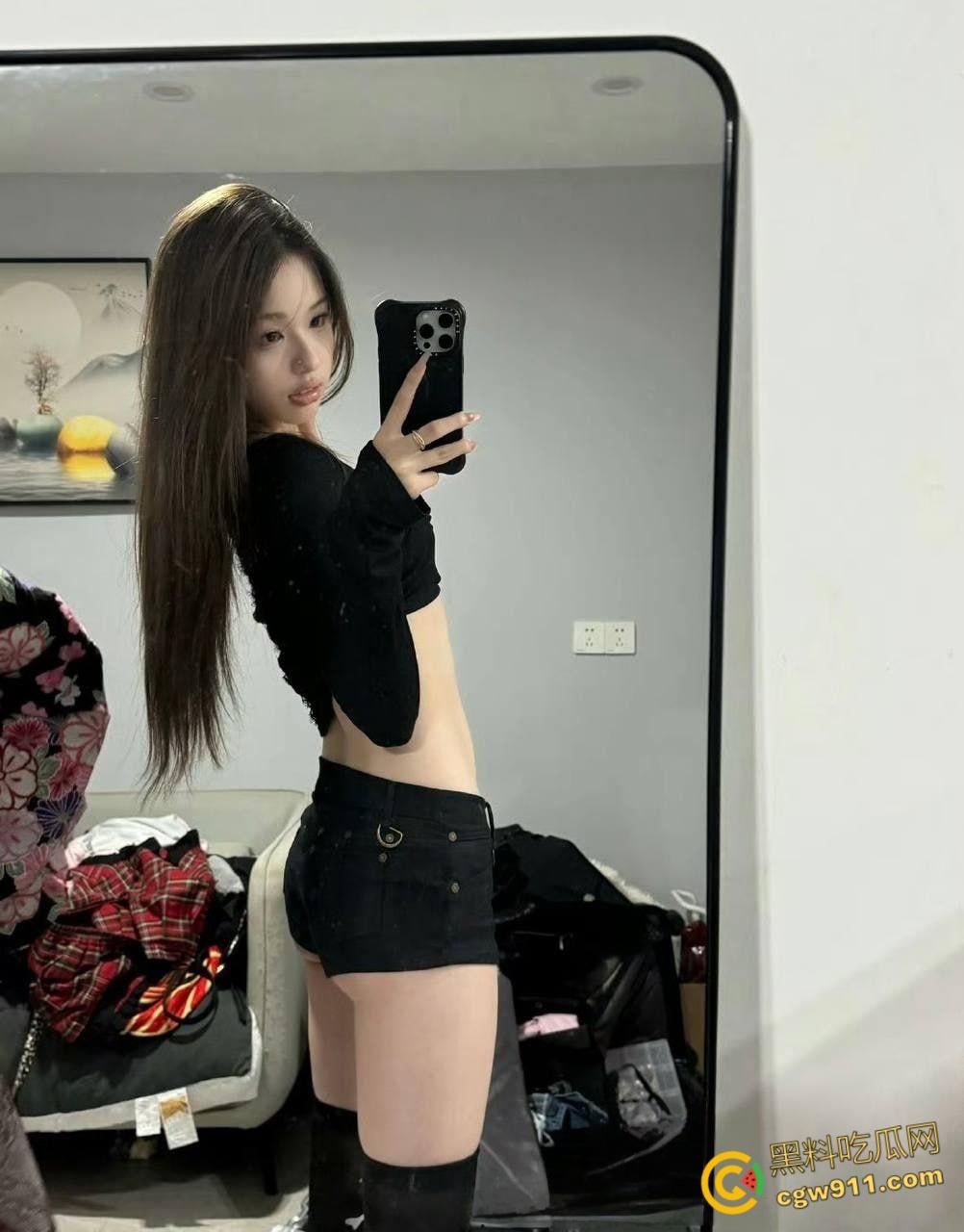 气质人妻【宋亚琦】,偷情老公兄弟,穿情趣黑丝握肉棒送进小穴,晃着大奶被爆操,纯荡妇淫娃!-3