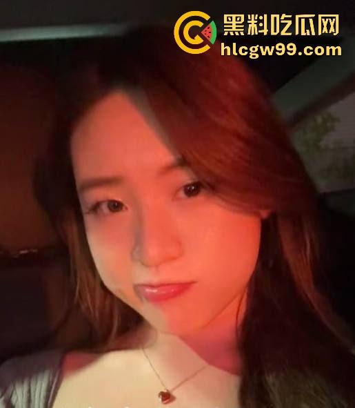 台湾媚黑淫荡母狗【刘紫伊】调教视频曝光,舔马桶 舔脚 颜射 口交听话无比,纯纯鸡巴套子!-5