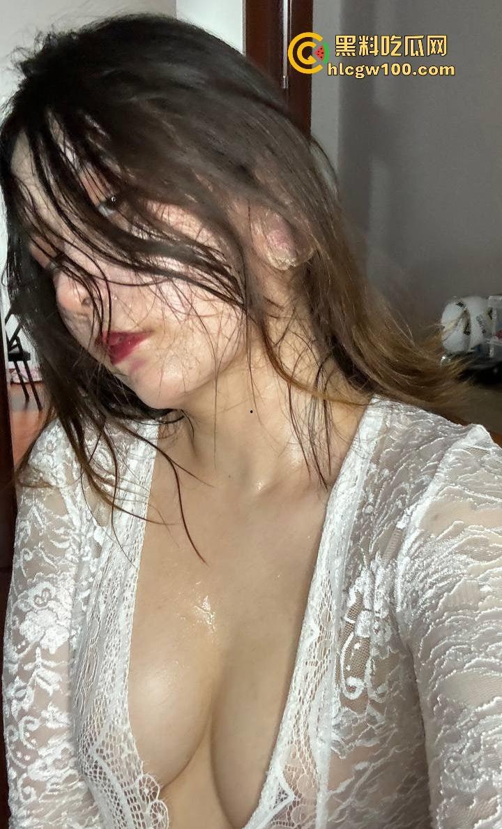 抖音巨乳网红原【固执的守村人雪bee】现【恩果】收费福利爆出，跳蛋直播爽到翻白眼！-54