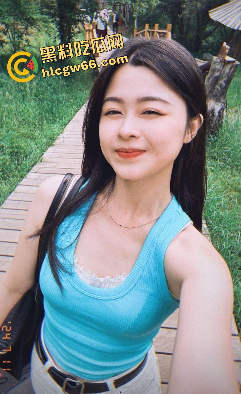 重庆骚货黄毛妹重口翻天操作曝光，肥美肉臀扩阴塞橘子，骚穴大开吃果粒，果汁流逼喷脸，这尼玛是人能玩的？-3