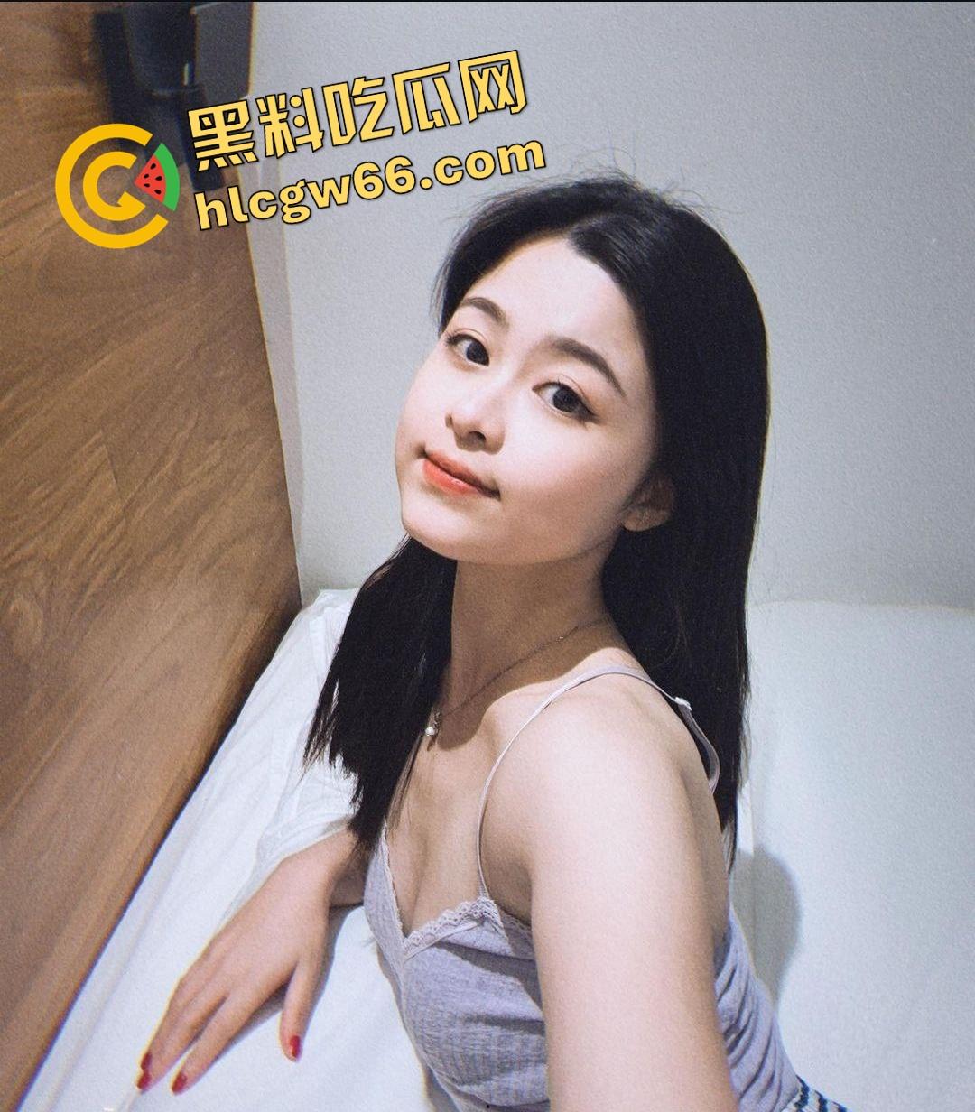 重庆骚货黄毛妹重口翻天操作曝光，肥美肉臀扩阴塞橘子，骚穴大开吃果粒，果汁流逼喷脸，这尼玛是人能玩的？-6